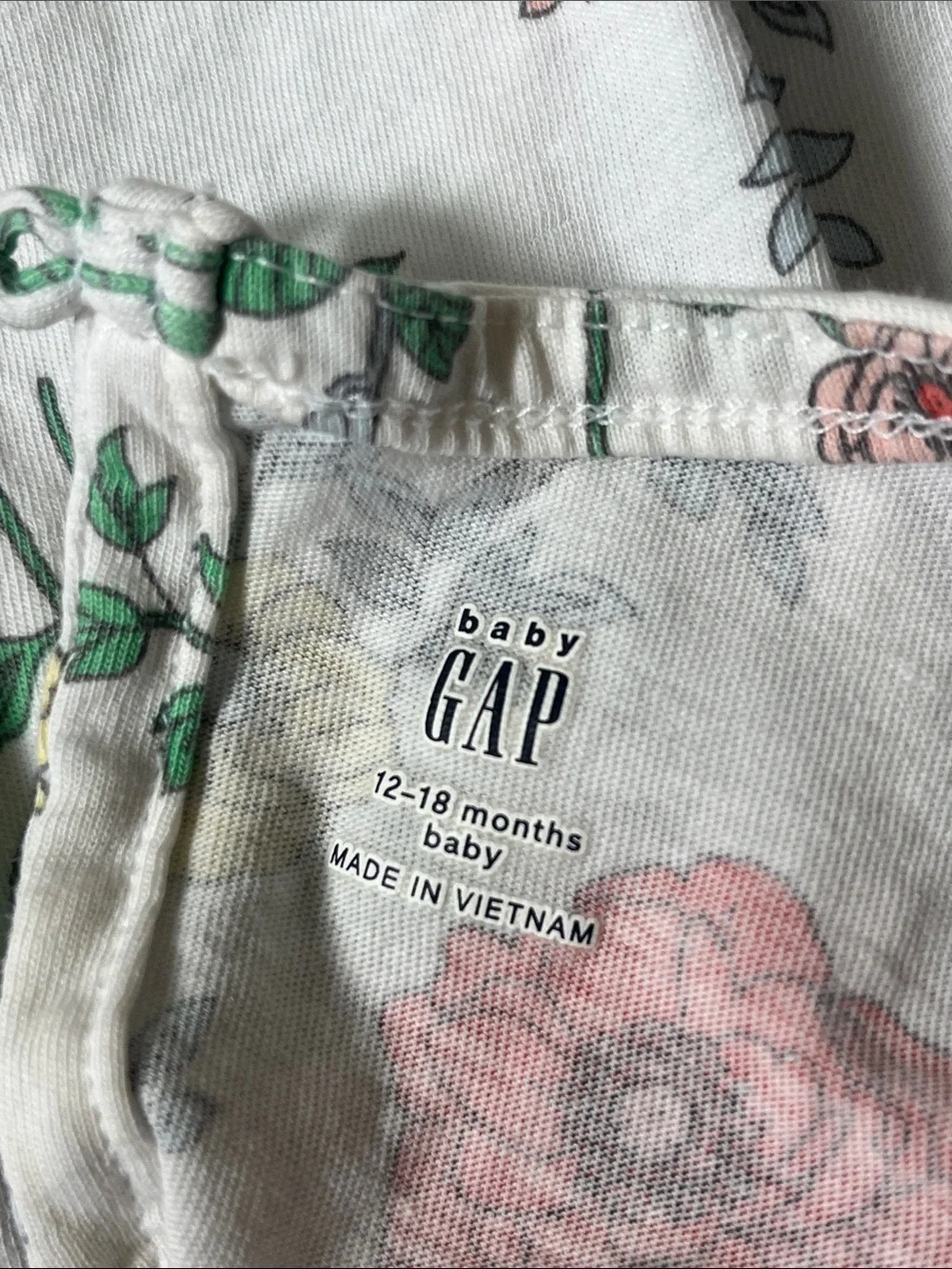 GAP lightweight white
